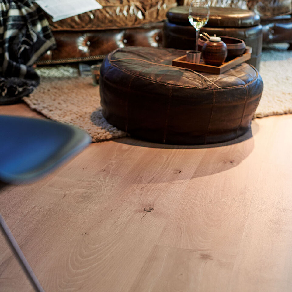 Buche Laminat hat eine warme, leicht rötliche Färbung und dezente Maserung Laminat Buche von MEISTER als Kurzdiele