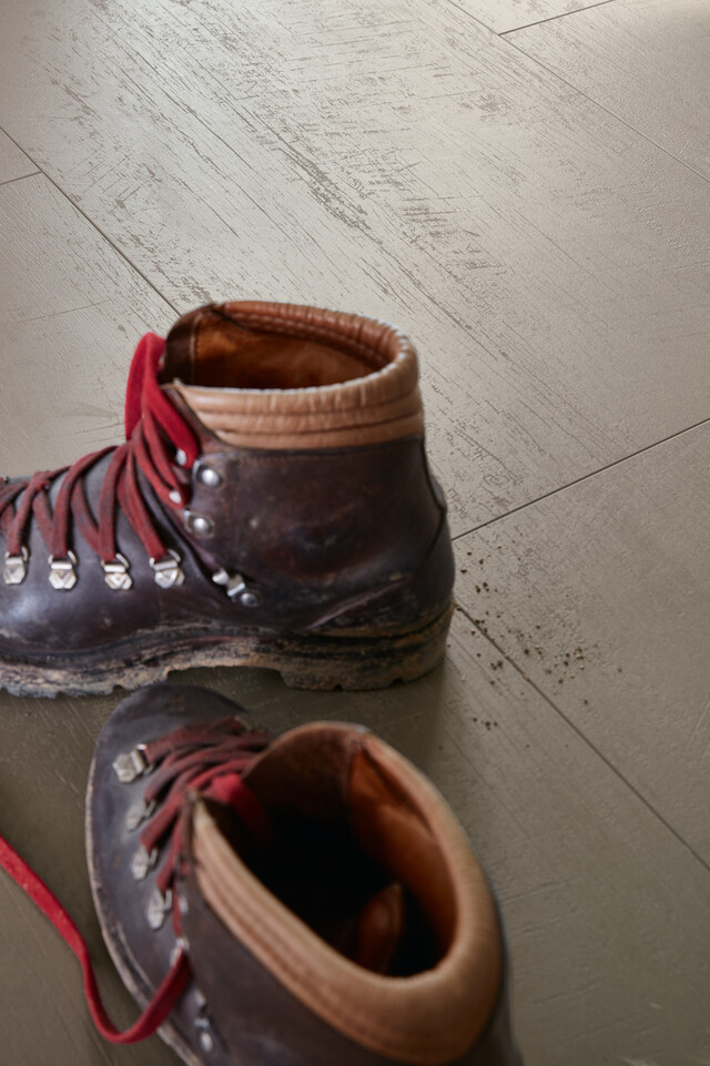 Schmutz macht dem Nadura nichts aus Nadura-Boden Rustic cremegrau