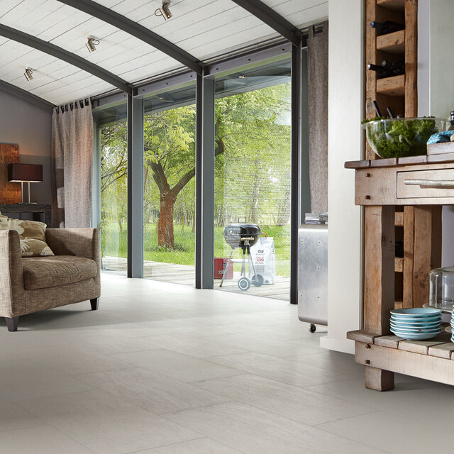 Auch der Nadura ist sehr strapazierfähig NB 400 Nadura-Boden Metallic hellgrau