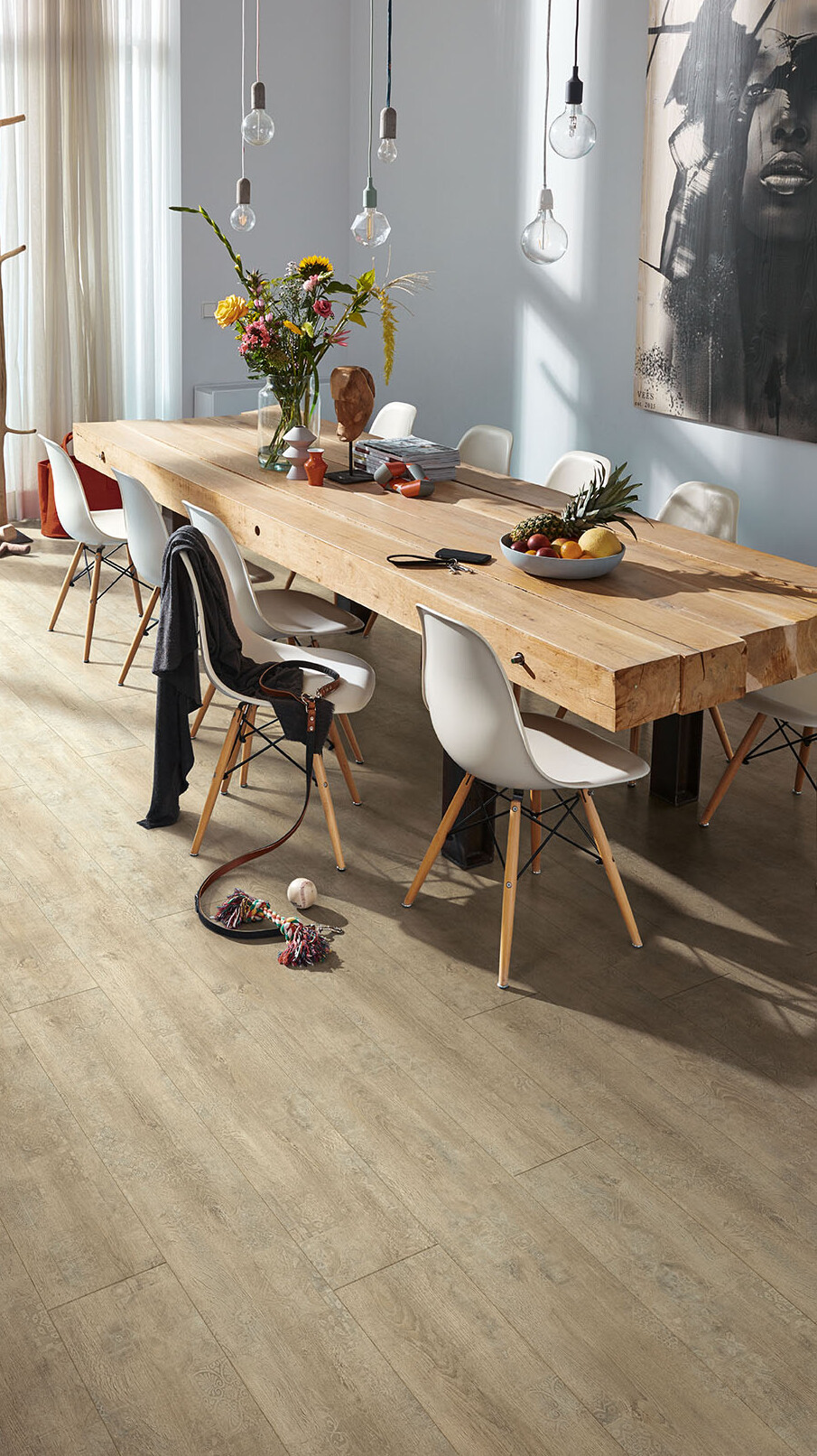 MEISTER Services für Sie MEISTER Laminat unter einem Esstisch