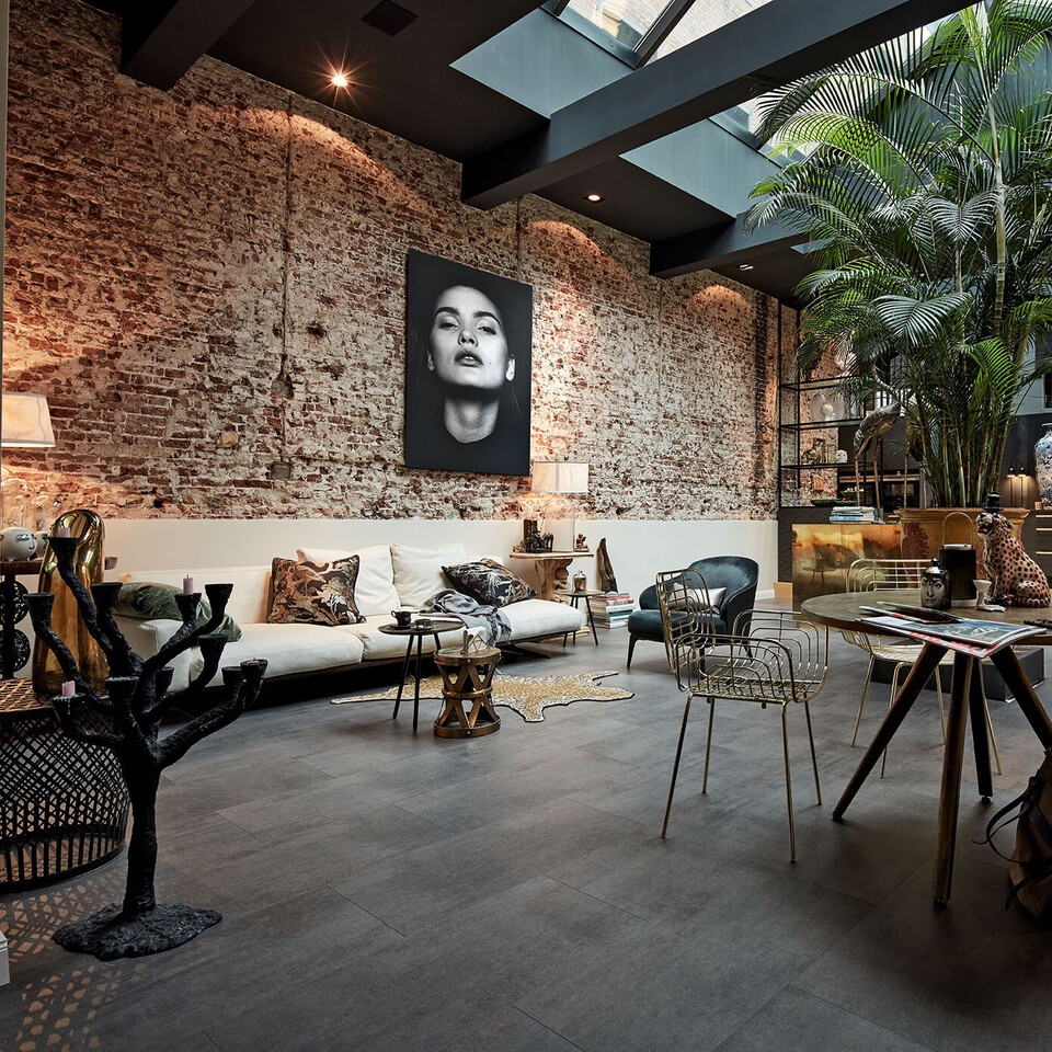 Designboden im modernen Fliesenformat Designboden im modernen Fliesenformat