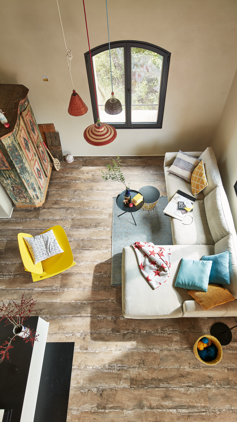 Fußböden mit Charakter als eigenes Highlight in der Einrichtung Designboden MeisterDesign Cabin Board mit einer ausgefallenen Altholz-Optik