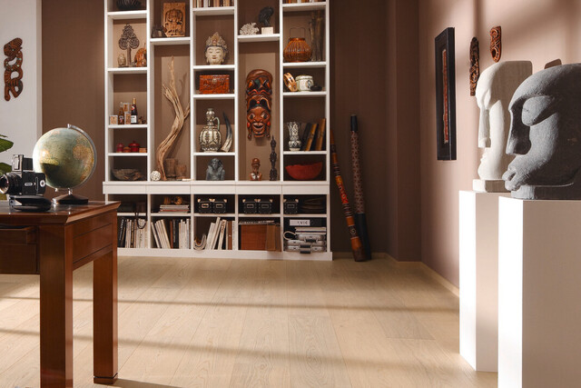 Masken, Vasen und Krüge im African Style Bunte Masken, Vasen und Krüge sind klassische Deko-Elemente im Afrika Style