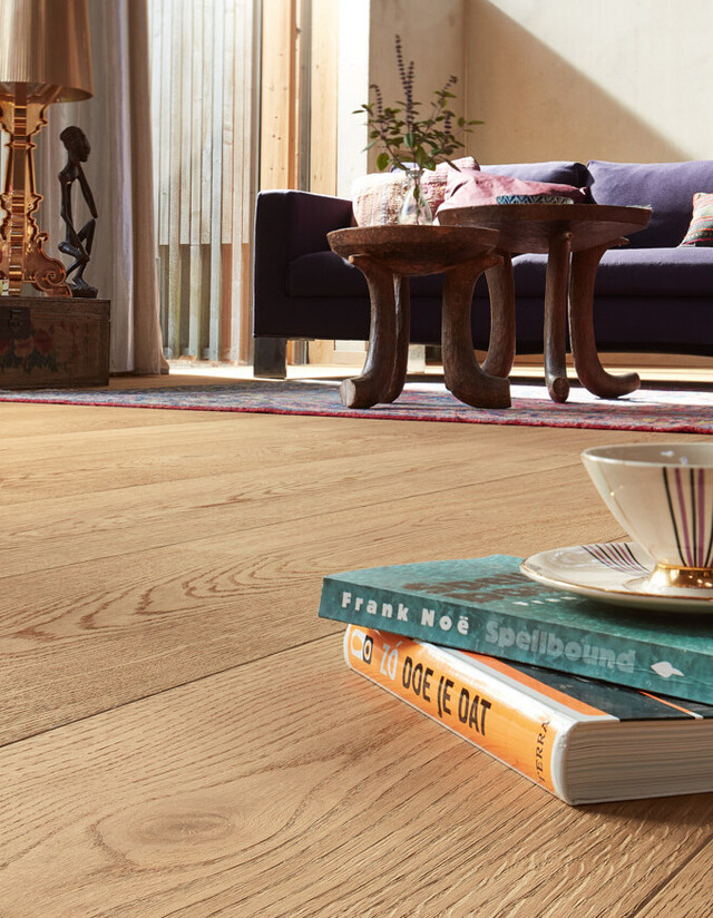 Lindura-Holzboden besticht durch seine rustikale und natürliche Optik auch im afrikanischen Stil Lindura-Holzboden HD 400 Eiche natur pure 8743