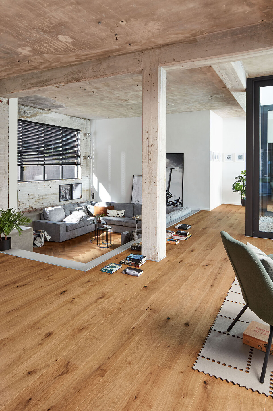 Landhausdielen-Parkett ist das beliebteste Format Landhausdielen Parkett aus Eiche im Wohnzimmer