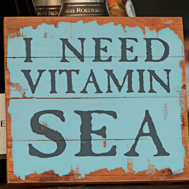 Holzschild: I need vitamin sea Holzschild I need vitamin sea