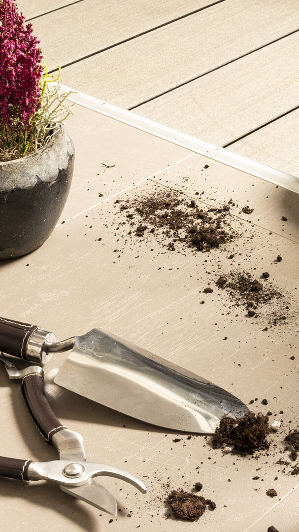 Diesen robusten Böden machen Schmutz und Dreck wenig aus Gartendreck auf dem Fußboden