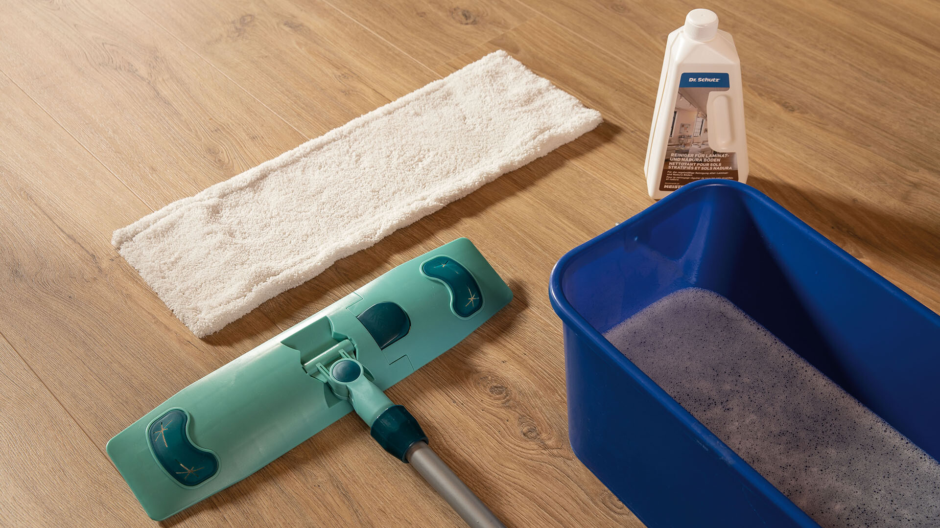 Laminatböden richtig reinigen und pflegen Reinigung und Pflege von Laminat