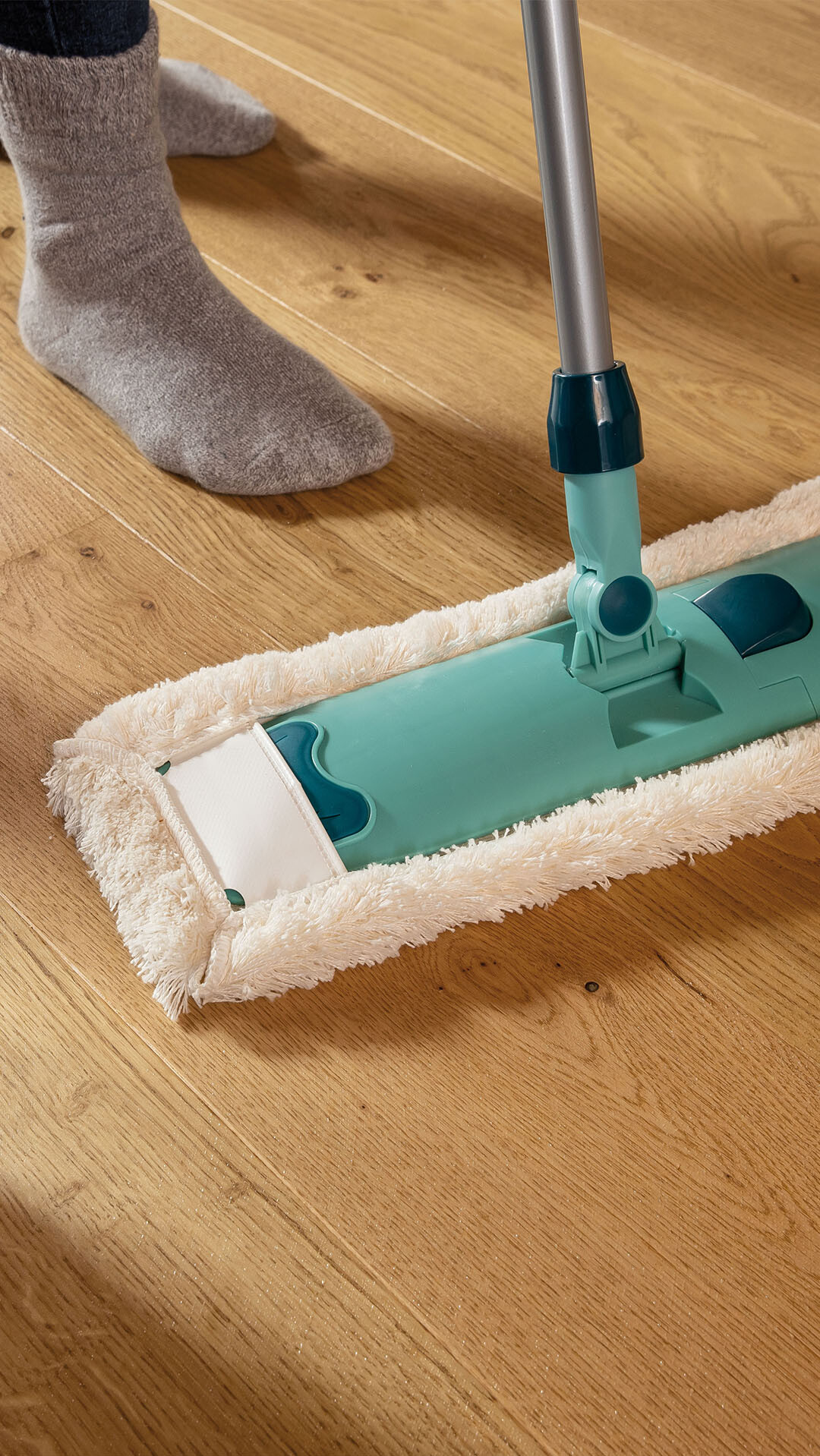 Reinigung und Pflege von MEISTER Böden 